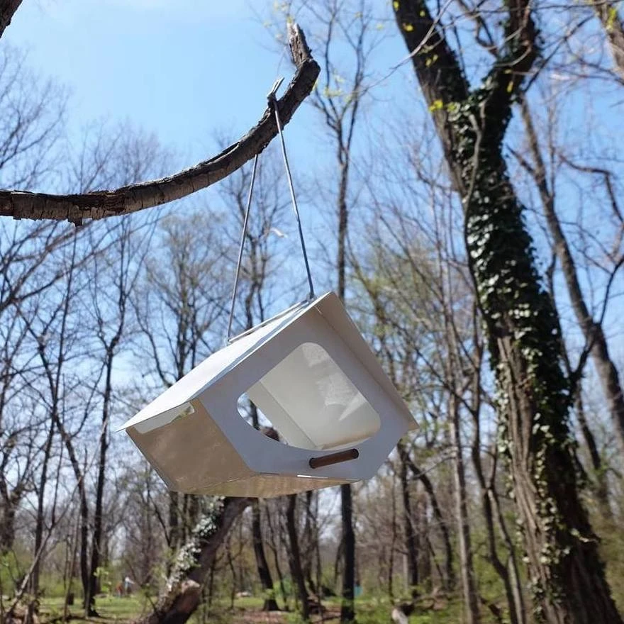 Beekman Fly-Thru Bird Feeder 4 Beekman Fly-Thru Bird Feeder - Image 2